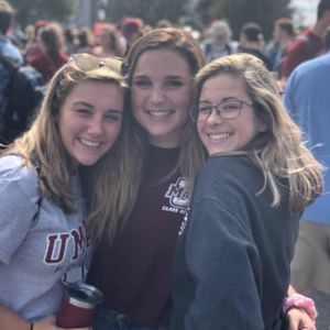 Meet your Posher, Abbie